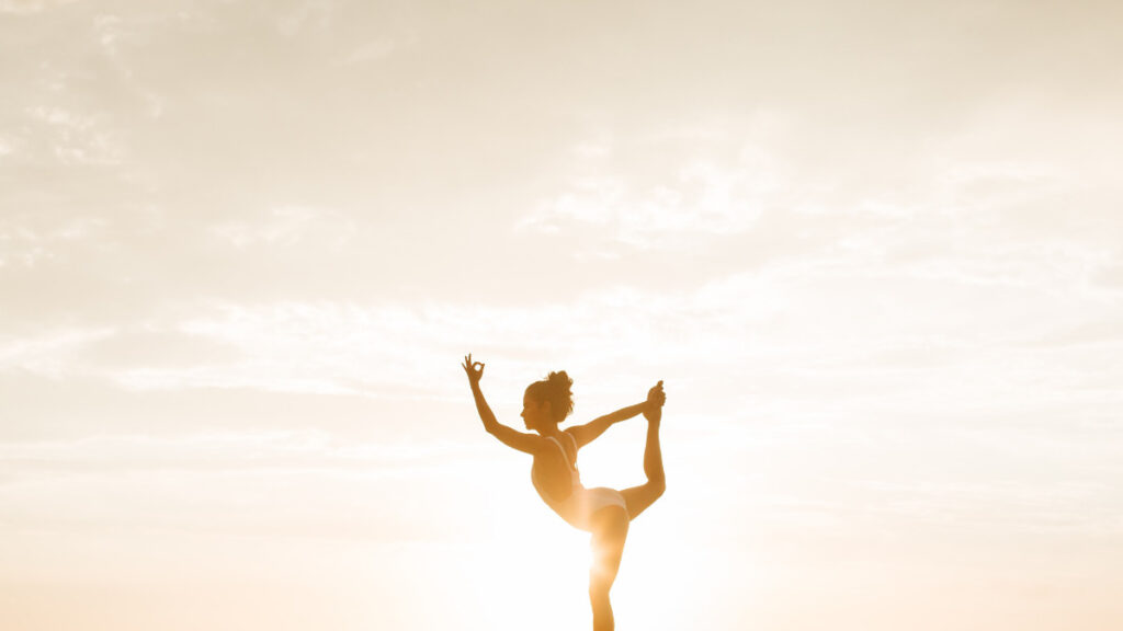 朝ヨガの効果は抜群 初心者もできる朝にオススメのポーズを動画で紹介 Girasole Yoga